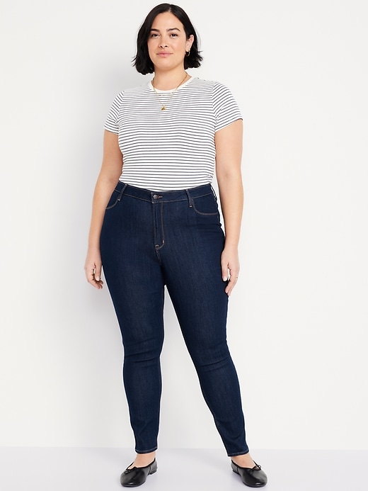 L'image numéro 7 présente Jean Wow super ajusté à taille haute