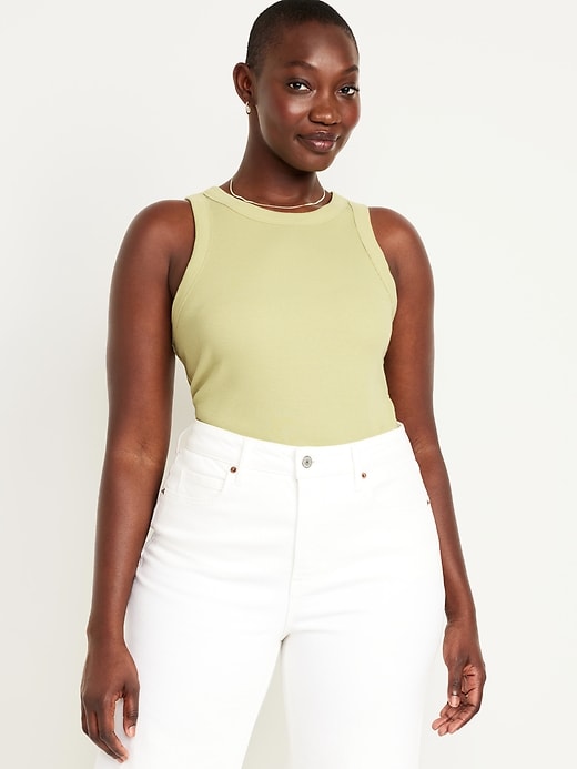 L'image numéro 5 présente Camisole courte moulante