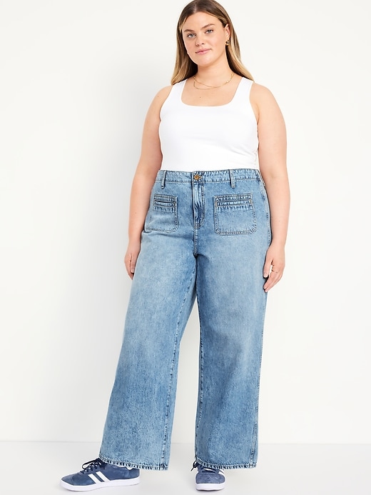 L'image numéro 7 présente Jean tailleur coupe généreuse à jambe large et taille haute