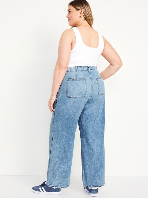 L'image numéro 8 présente Jean tailleur coupe généreuse à jambe large et taille haute