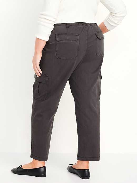 L'image numéro 5 présente Pantalon cargo chino authentique à taille haute