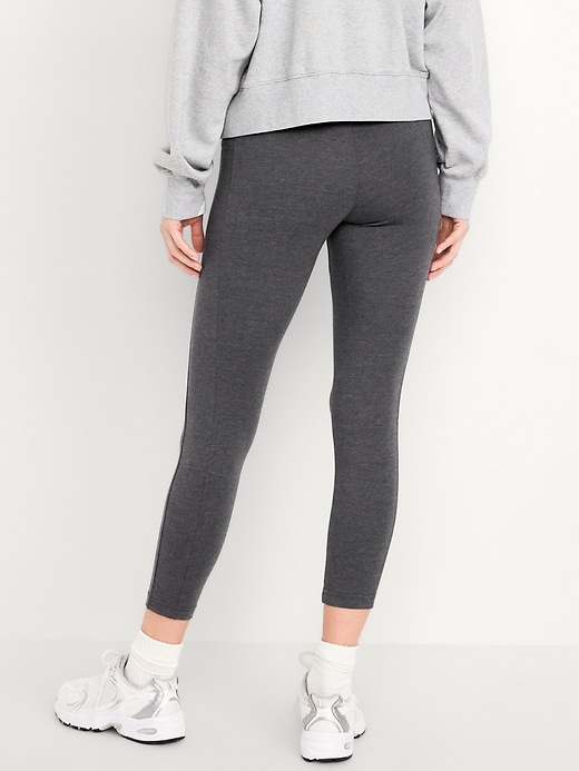 Voir une image plus grande du produit 2 de 8. Legging à taille haute avec poches latérales longueur 7/8