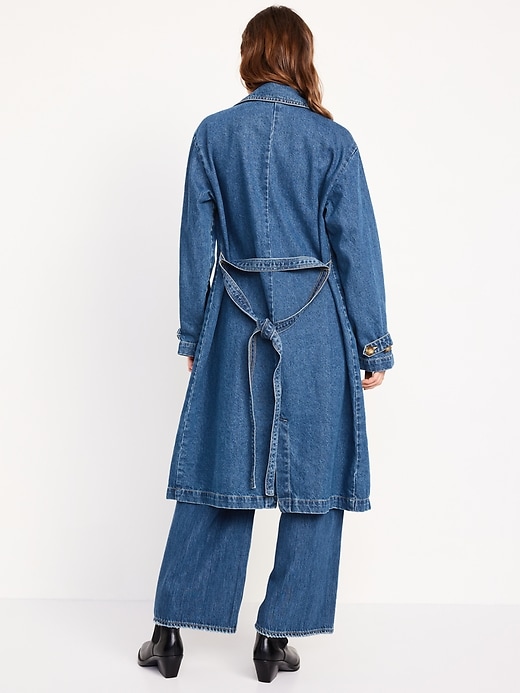 L'image numéro 2 présente Trench à ceinture en denim