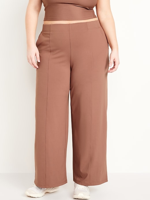 L'image numéro 6 présente Pantalon de tailleur PowerSoft à taille haute