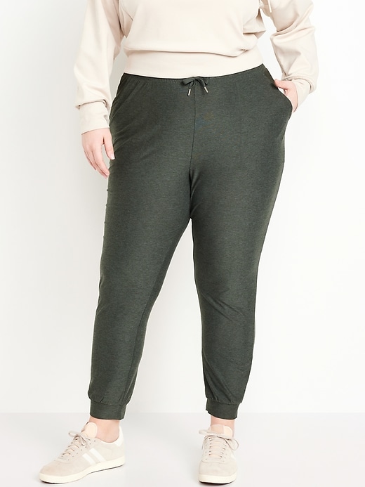 Image number 6 showing, High-Waisted CloudMotion Joggers