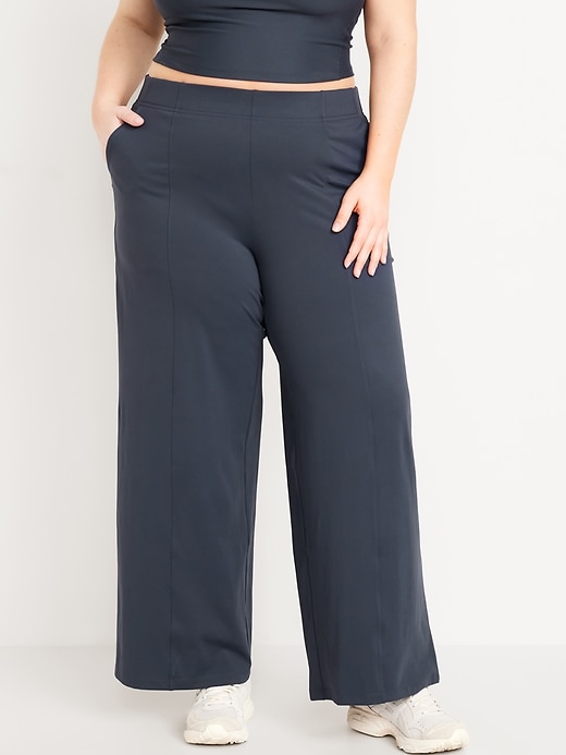 L'image numéro 6 présente Pantalon de tailleur PowerSoft à taille haute