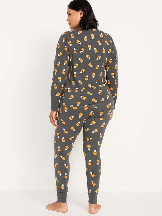 Image number 8 showing, Halloween Print Pajama Set