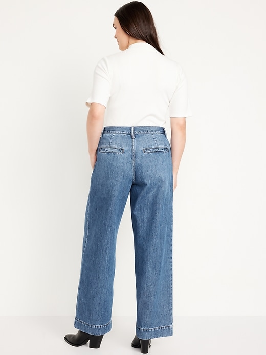 L'image numéro 5 présente Jean tailleur à coupe généreuse à jambe large et à taille très haute