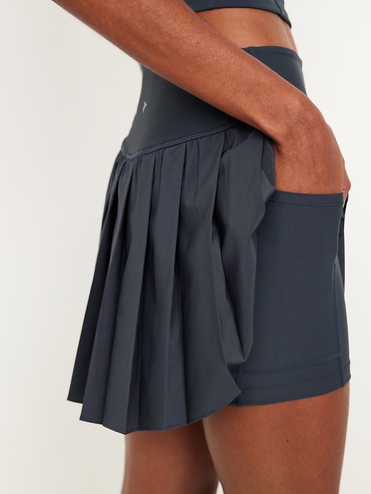 L'image numéro 4 présente Jupe-short StretchTech plissée à taille haute