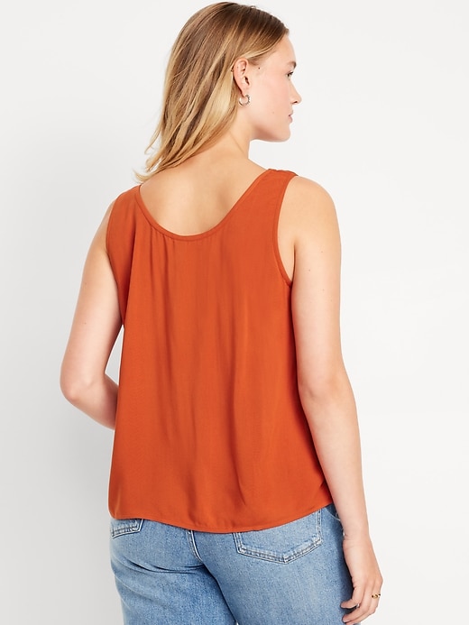 L'image numéro 6 présente Camisole en tissu souple sans manches