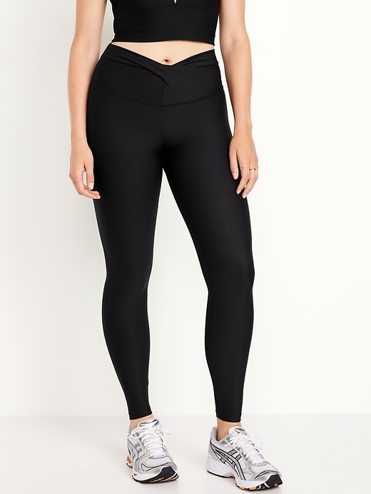 L'image numéro 4 présente Legging PowerSoft torsadé sur le devant à taille très haute