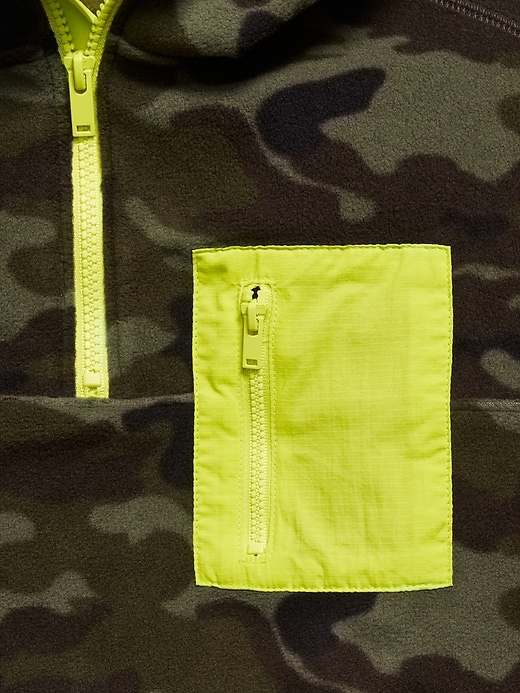 L'image numéro 4 présente Chandail en micromolleton à capuchon à glissière au quart pour garçon