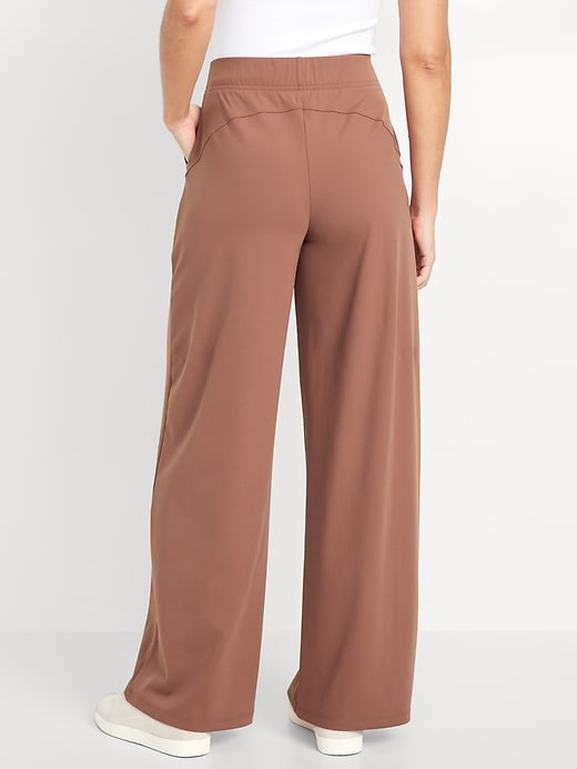 L'image numéro 2 présente Pantalon de tailleur PowerSoft à taille haute