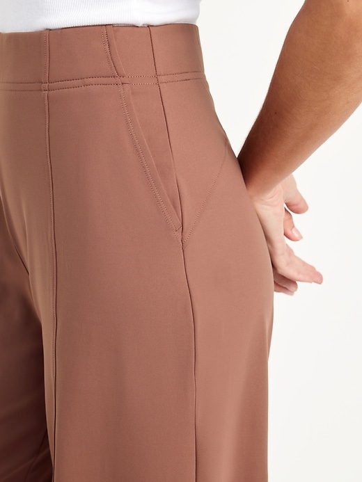 L'image numéro 3 présente Pantalon de tailleur PowerSoft à taille haute