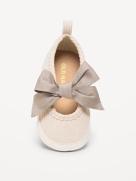 Voir une image plus grande du produit 2 de 4. Chaussures de sport en velours côtelé à boucle pour bébé