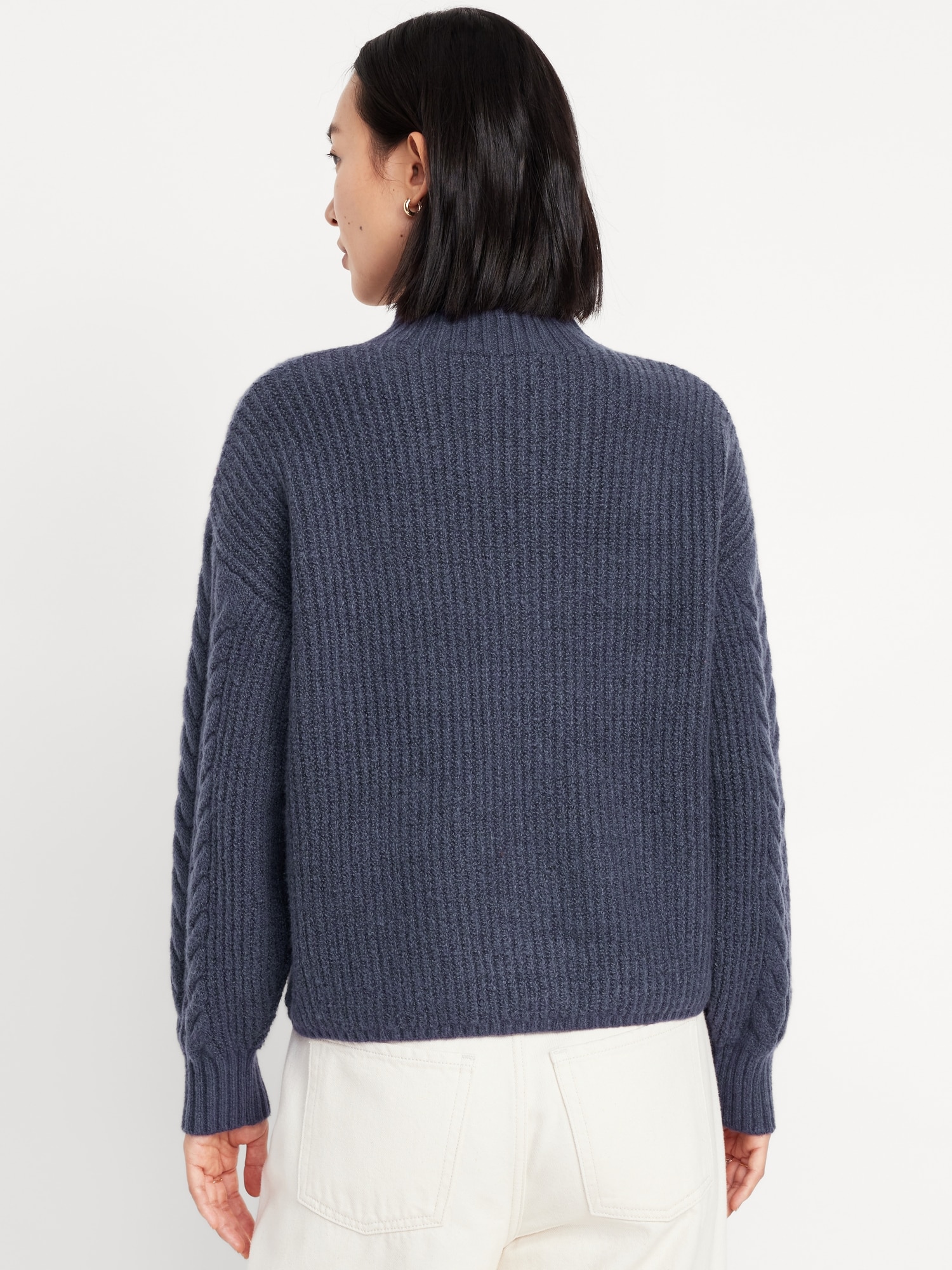 SoSoft Crop Cable-Knit Sweater