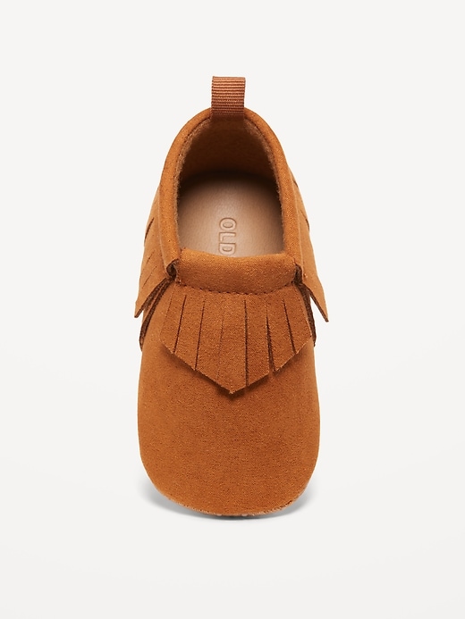 Voir une image plus grande du produit 2 de 3. Mocassins en faux suède pour bébé