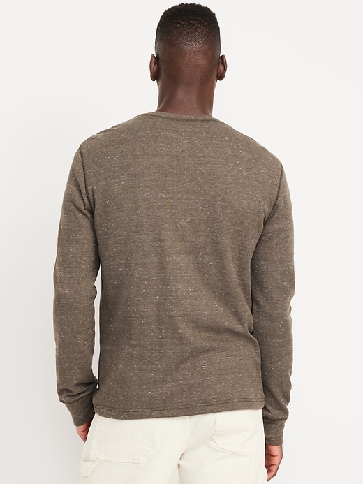 L'image numéro 2 présente T-shirt henley gaufré