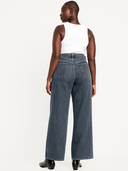 L'image numéro 5 présente Jean coupe généreuse jambe large à taille haute