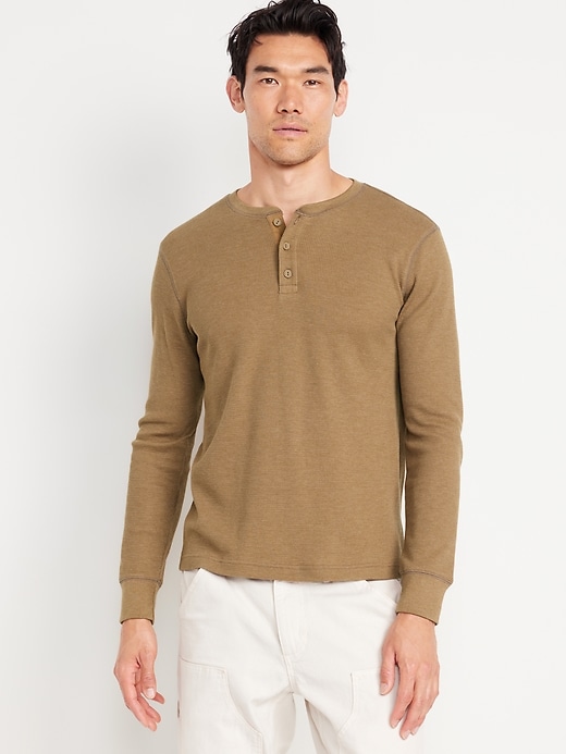 L'image numéro 1 présente T-shirt henley gaufré