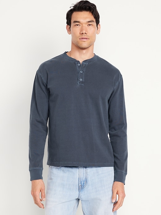 L'image numéro 1 présente T-shirt henley en tissu épais