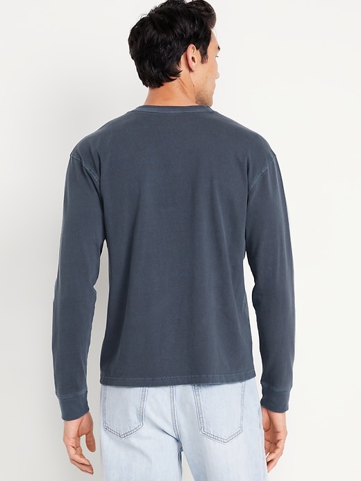 L'image numéro 2 présente T-shirt henley en tissu épais