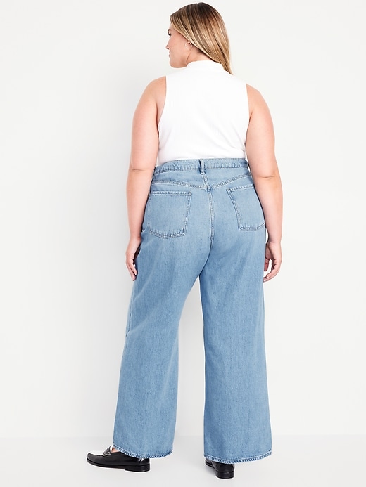 L'image numéro 7 présente Jean coupe généreuse jambe large à taille haute