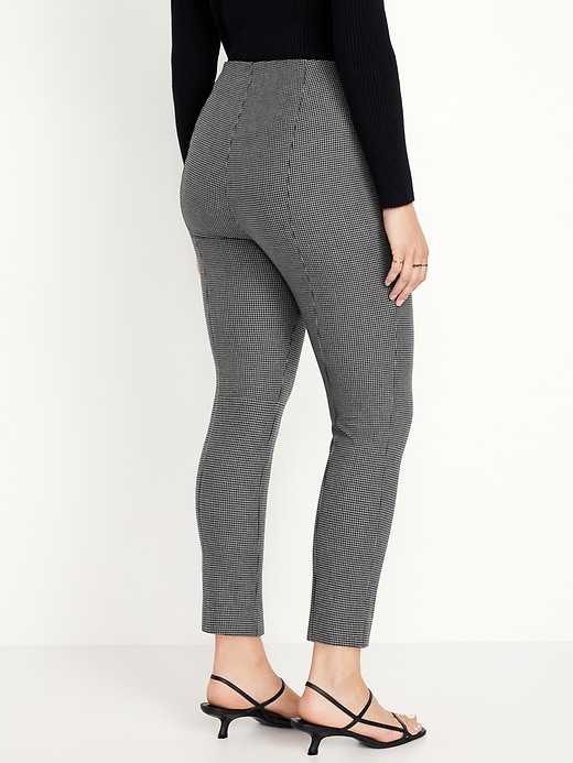 L'image numéro 6 présente Pantalon Pixie élégant ajusté à taille très haute