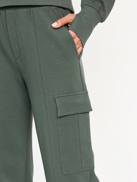 Image number 3 showing, High-Waisted Dynamic Fleece Cargo Pants