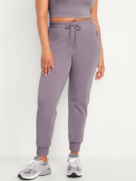 L'image numéro 4 présente Pantalon de jogging à taille haute en molleton dynamique