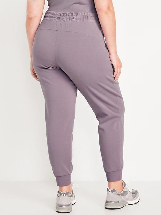 L'image numéro 7 présente Pantalon de jogging à taille haute en molleton dynamique