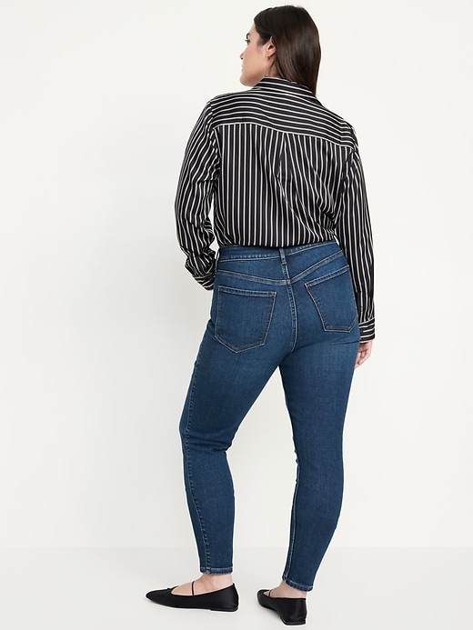 L'image numéro 5 présente Jean Rockstar super ajusté à taille très haute