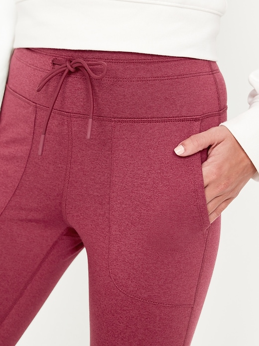 L'image numéro 3 présente Legging NuageConfo à taille très haute longueur 7/8