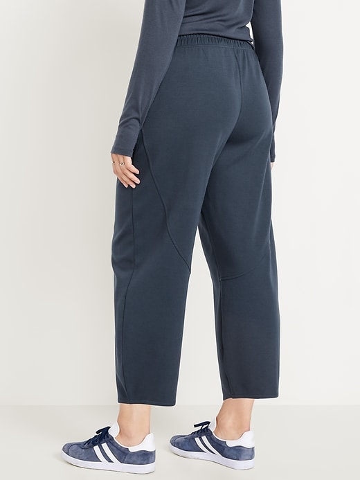 L'image numéro 5 présente Pantalon baril à taille haute en Molleton dynamique