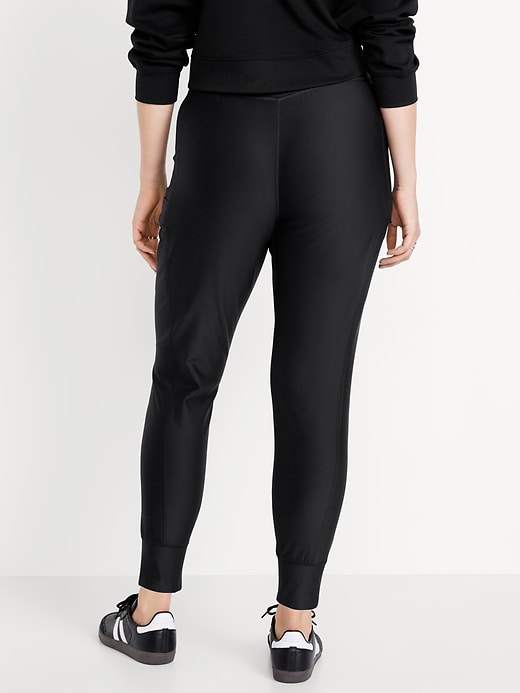 L'image numéro 5 présente Pantalon de jogging cargo court PowerSoft doublé douillet à taille très haute