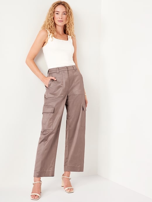 L'image numéro 3 présente Pantalon cargo coupe baril à jambe large et à taille très haute en satin