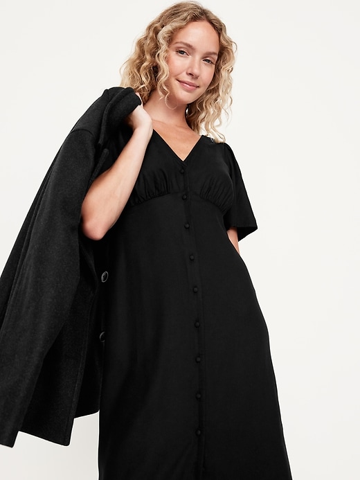 Image number 3 showing, Button-Down Crepe Midi Dress