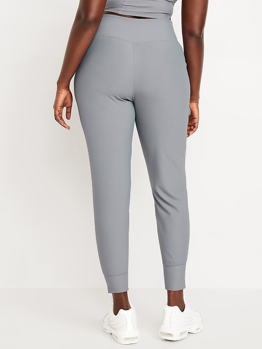 L'image numéro 5 présente Pantalon de jogging PowerSoft côtelé à taille haute longueur 7/8