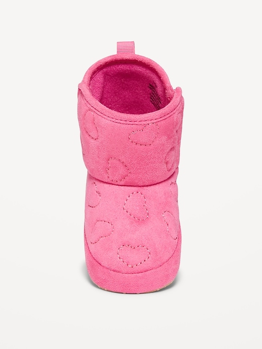 Voir une image plus grande du produit 2 de 4. Bottes métallisées matelassées à motif de cœur pour bébé