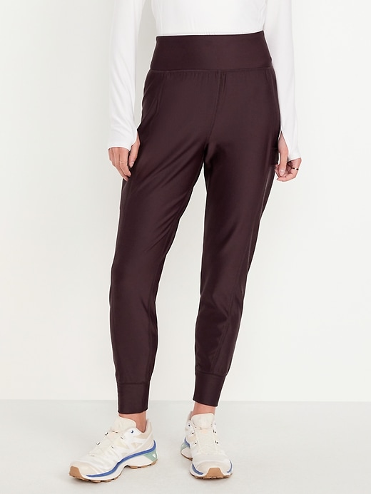 L'image numéro 1 présente Pantalon de jogging cargo court PowerSoft doublé douillet à taille très haute