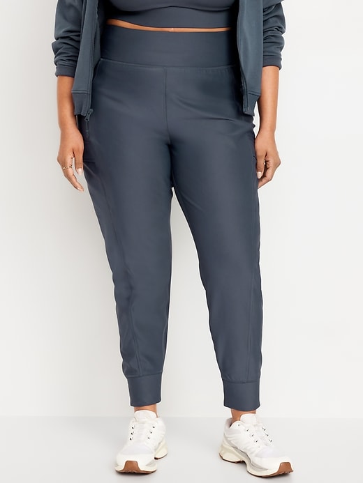 Image number 6 showing, Extra High-Waisted PowerSoft Coze Edition Fleece-Lined 7/8 Cargo Joggers