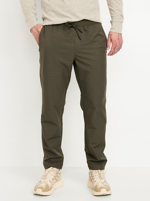 L'image numéro 1 présente Pantalon de jogging en tissu texturé