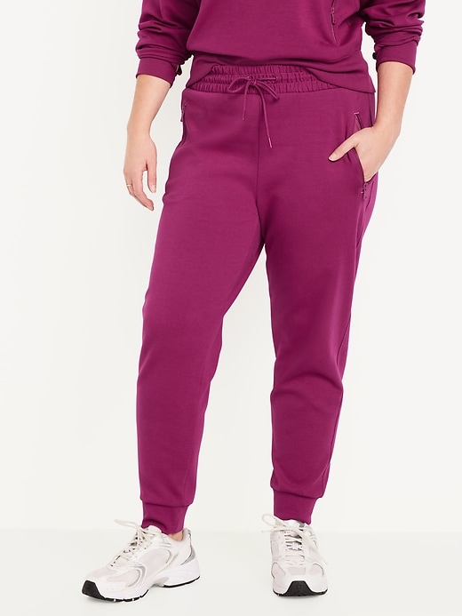 L'image numéro 4 présente Pantalon de jogging à taille haute en molleton dynamique