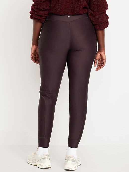 L'image numéro 5 présente Pantalon de jogging cargo court PowerSoft doublé douillet à taille très haute