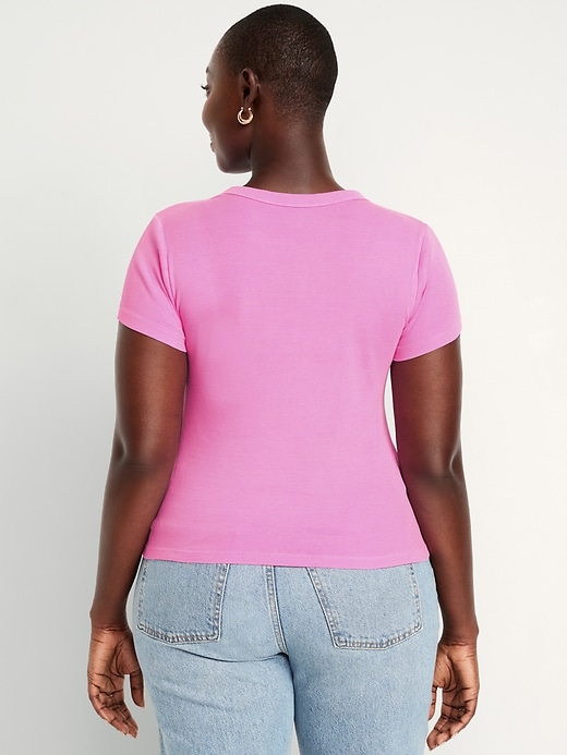 L'image numéro 6 présente T-shirt court moulant pour Femme