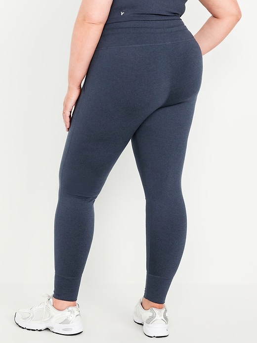 L'image numéro 7 présente Legging NuageConfo à taille très haute longueur 7/8