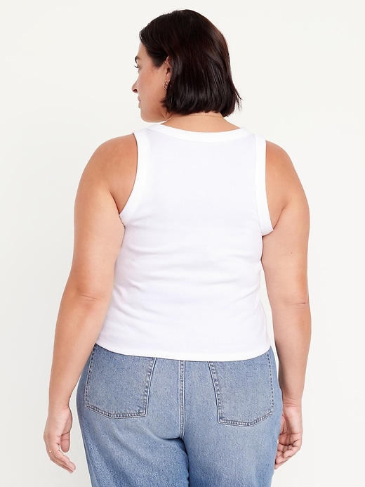 L'image numéro 7 présente Camisole courte moulante