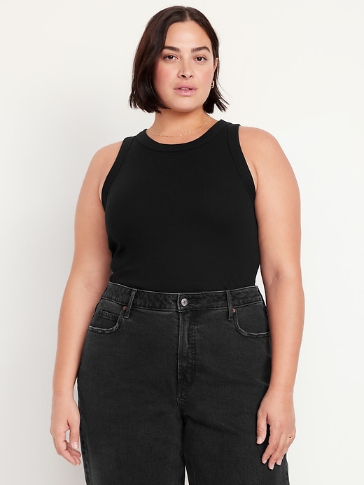 L'image numéro 7 présente Camisole courte moulante