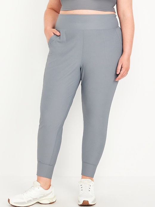 L'image numéro 6 présente Pantalon de jogging PowerSoft côtelé à taille haute longueur 7/8