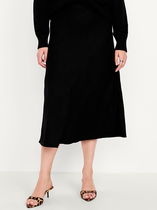 Image number 5 showing, High-Waisted Crepe Midi Skirt